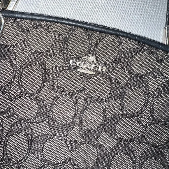 Coach Bag with Original Pattern - Picture 2 of 7